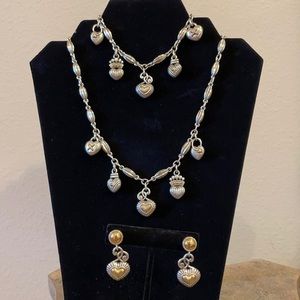 listing-status-banner